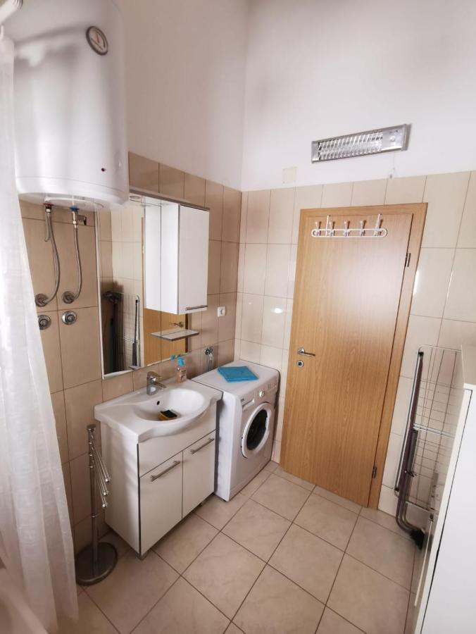Apartman Zora Podstrana Bagian luar foto